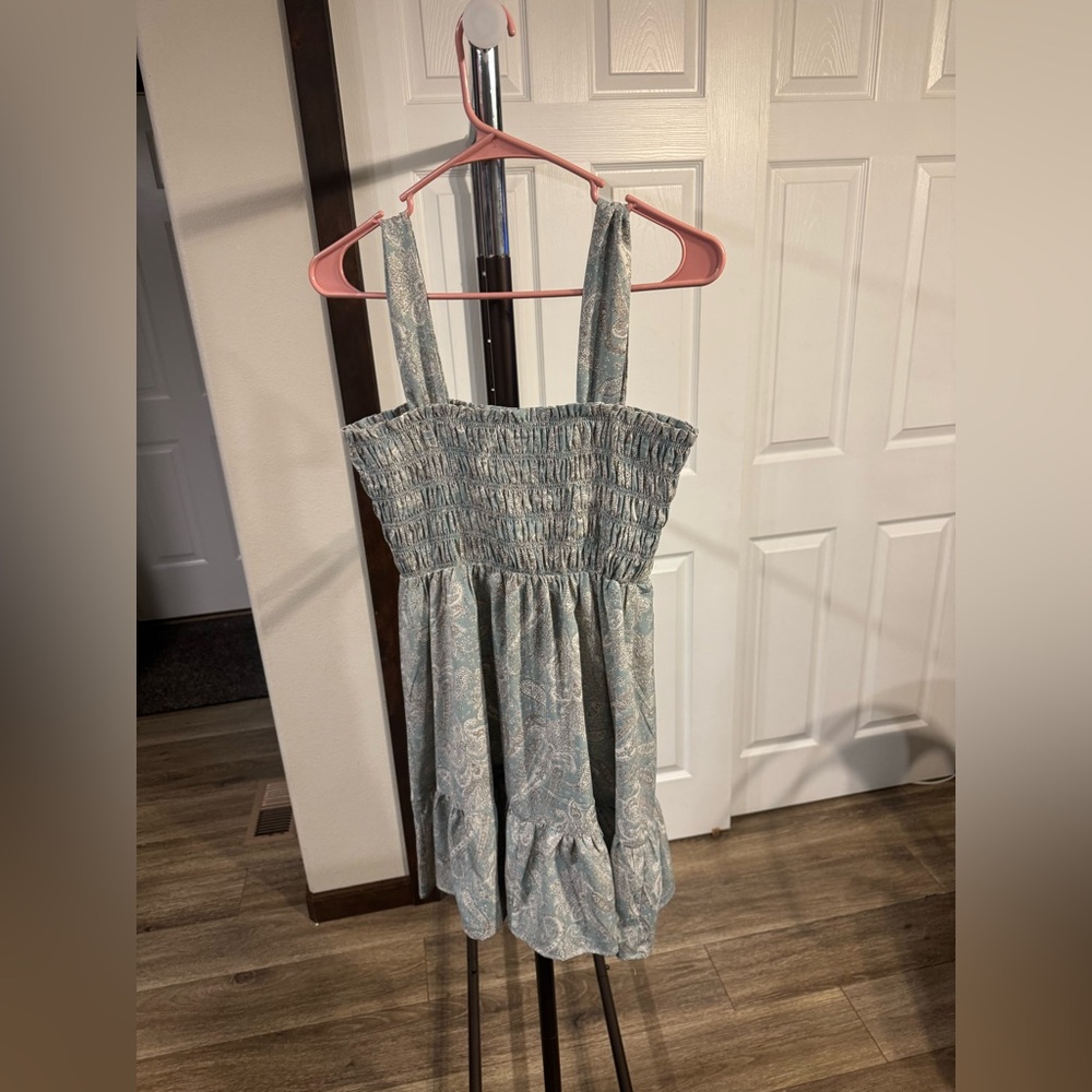 Lush Blue and Gray Paisley Patterned Dress - Picture 2 of 3